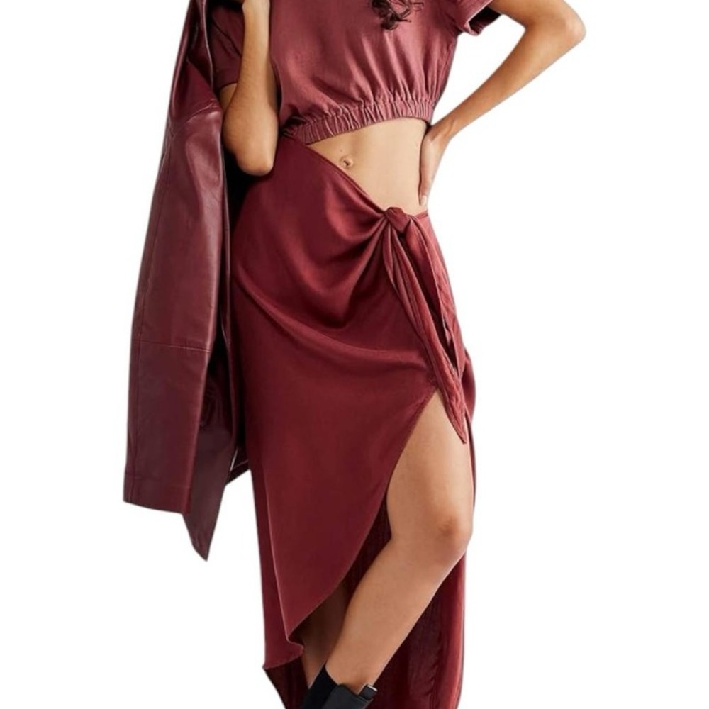 Chic Burgundy Two-Piece Set with Skirt and Top